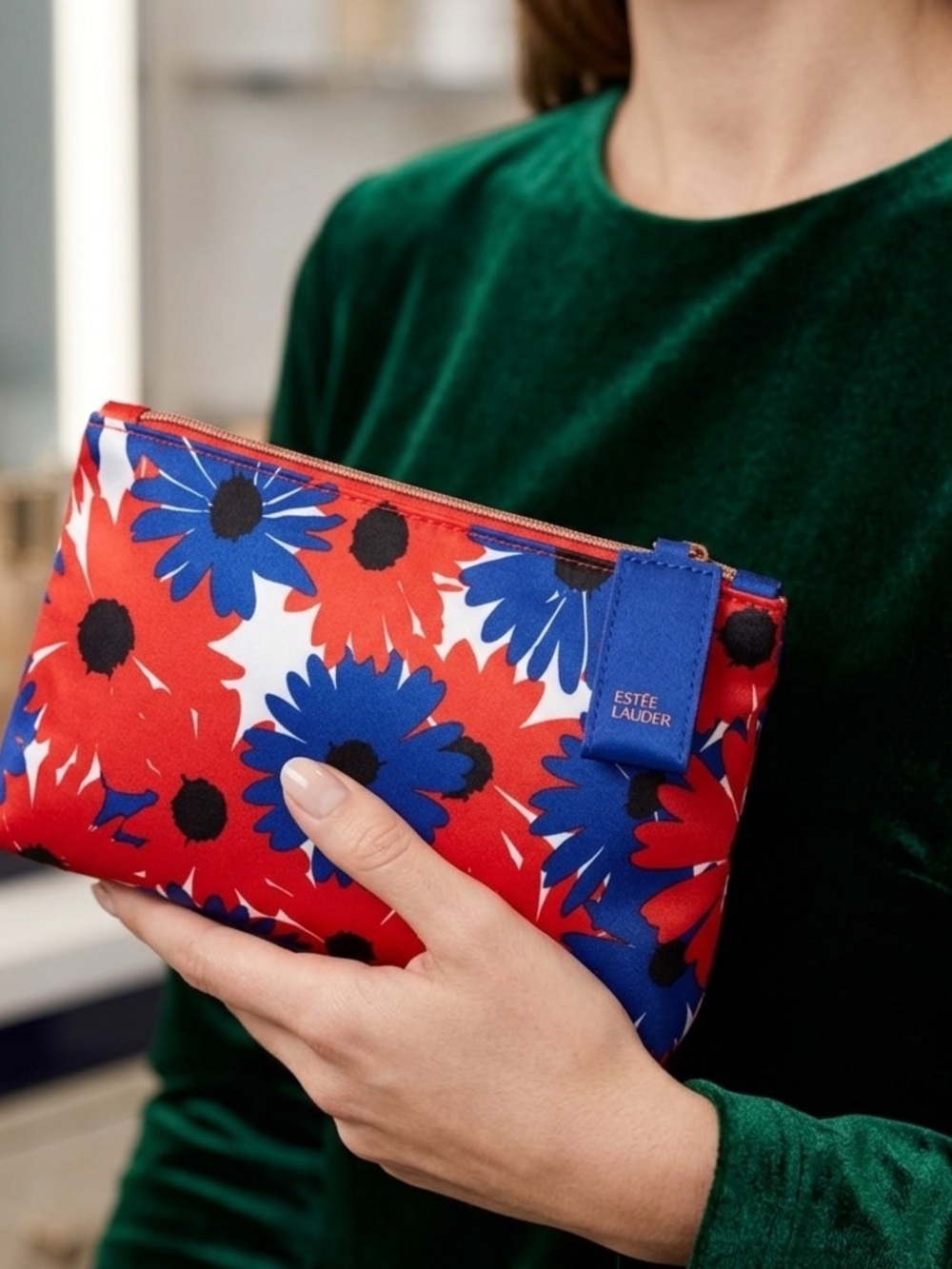 Estée Lauder Floral Cosmetic Pouch with Blue Daisies